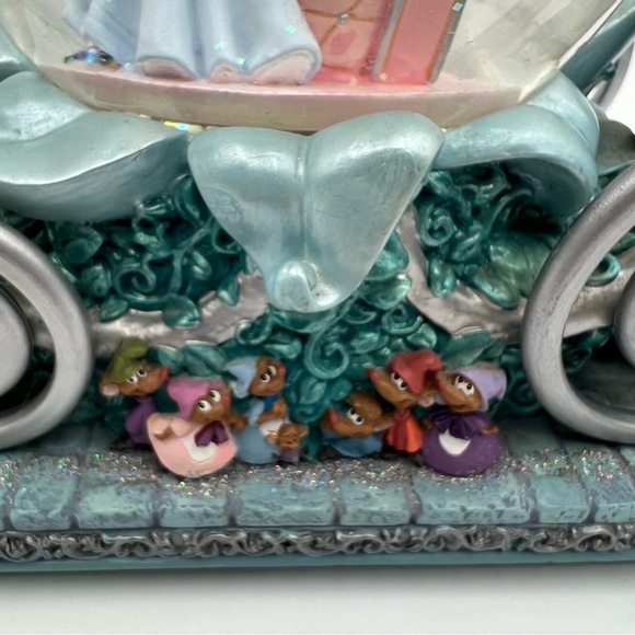 Disney  50th Anniversary Musical Snow Globe Carriage with Cinderella and Prince - Picture 7 of 17